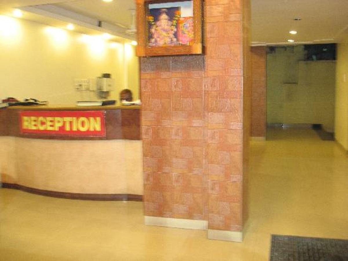Hotel Rajdeep Pune Esterno foto
