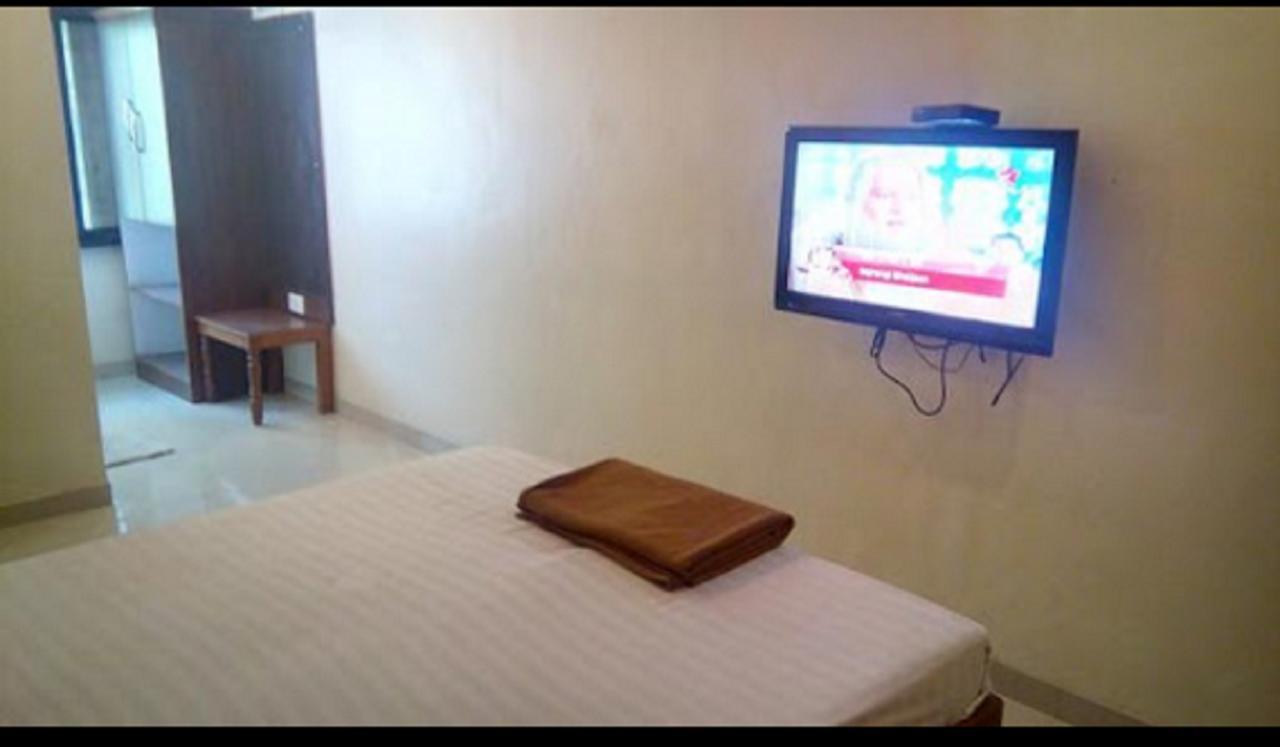 Hotel Rajdeep Pune Esterno foto
