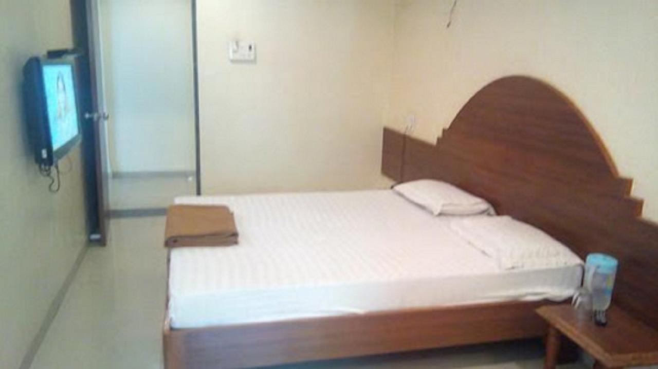 Hotel Rajdeep Pune Esterno foto