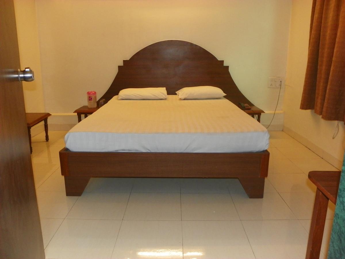 Hotel Rajdeep Pune Esterno foto