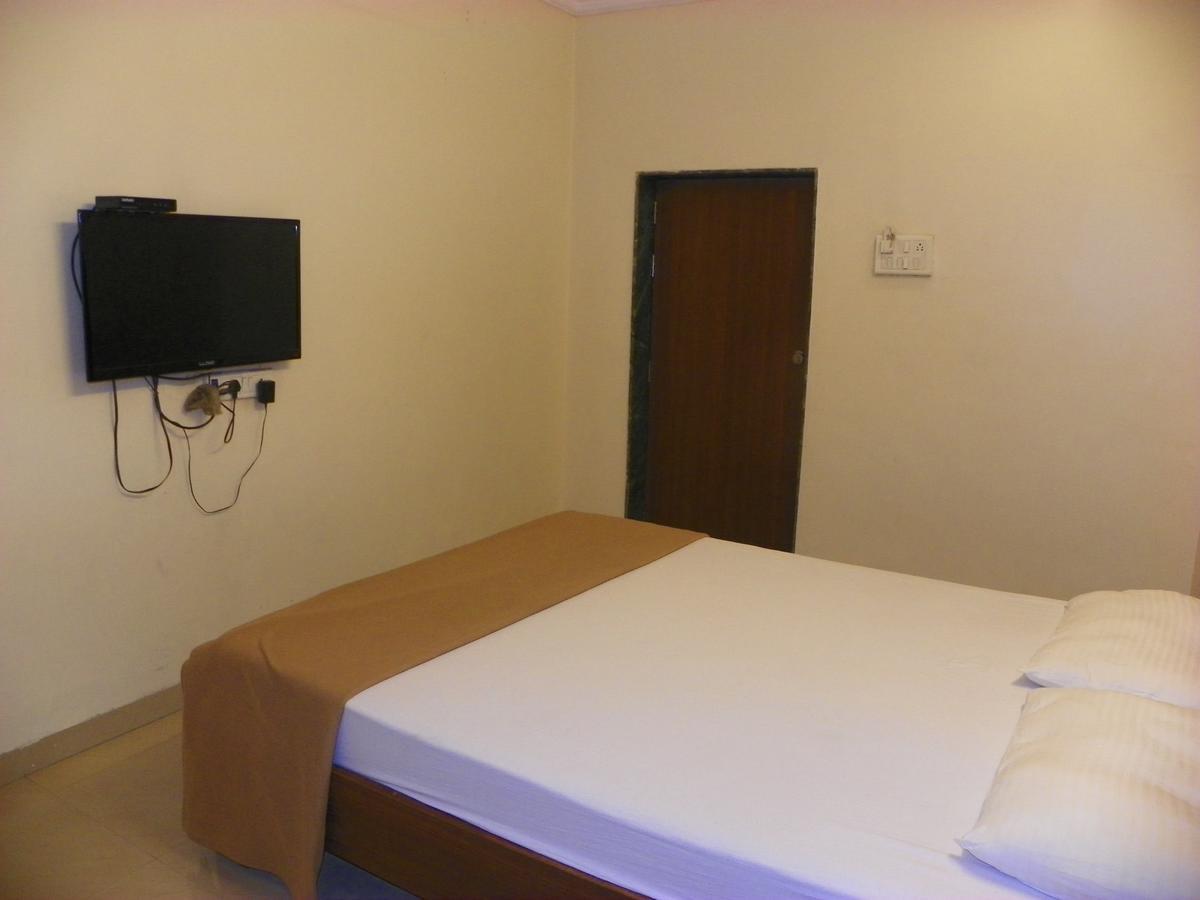 Hotel Rajdeep Pune Esterno foto
