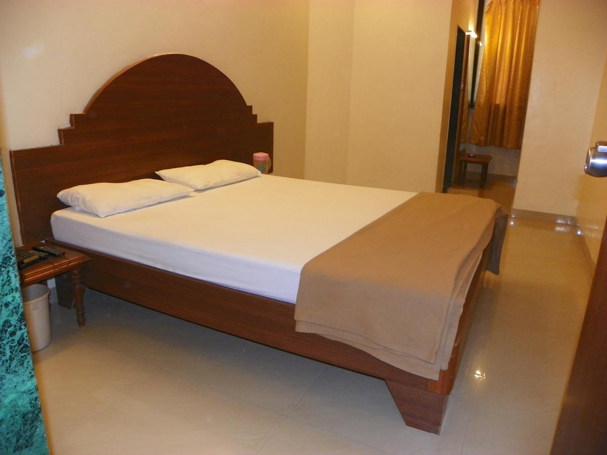 Hotel Rajdeep Pune Esterno foto